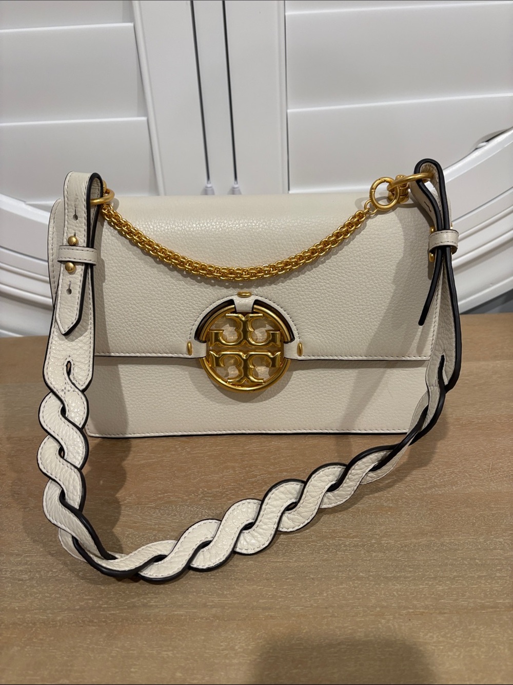 Tory Burch Ivory Leather Shoulder Bag with Gold Logo & Chain